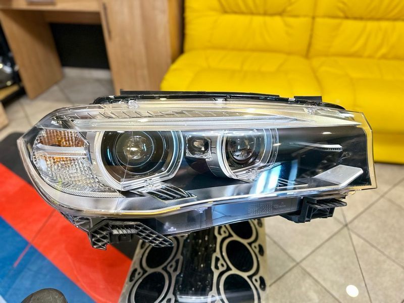 Фара права BMW X5 F15 AHL Адаптивна USA 63117317110 фото